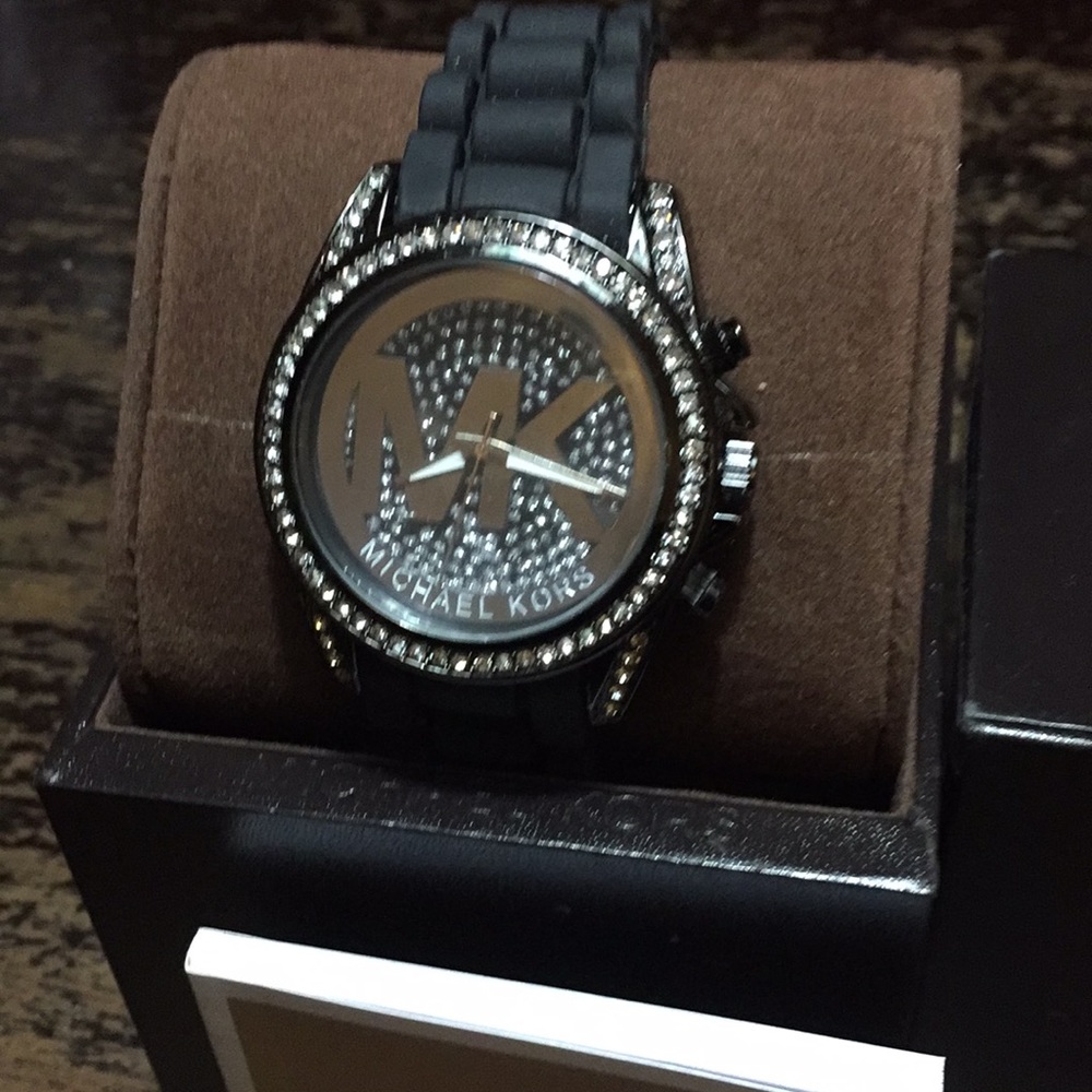 Michael Kors Watch - Picture 2 of 8